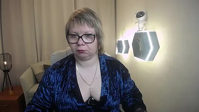 BonnnyBoobsy online show from April 24, 5:54 am