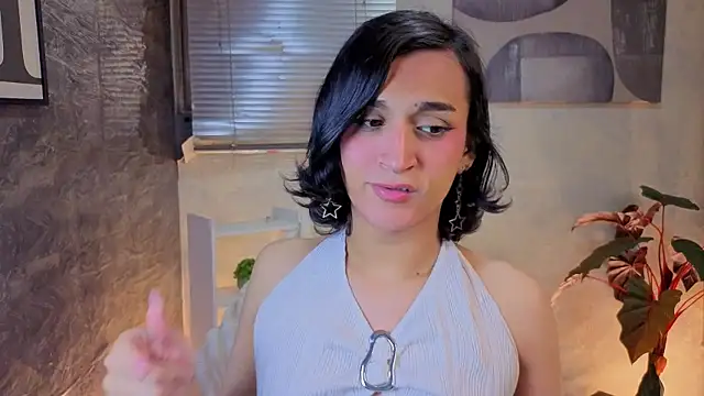 Zoee Kiss  online show from May 5, 4:15 am