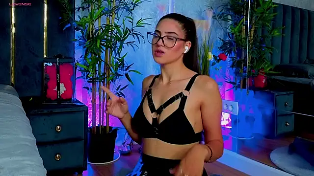 valery evan online show from July 2, 6:14 pm