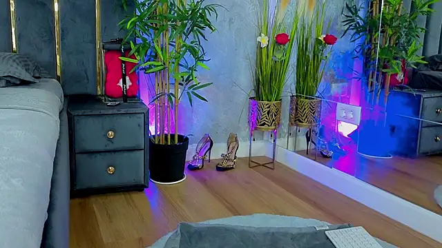 valery evan online show from June 25, 6:20 pm