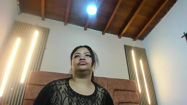 Lara Seduce online show from April 17, 10:01 pm