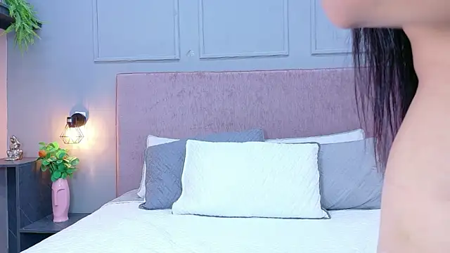 Ariana Mold online show from April 25, 2:36 am