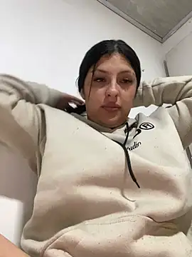 emiiross online show from June 21, 3:10 am