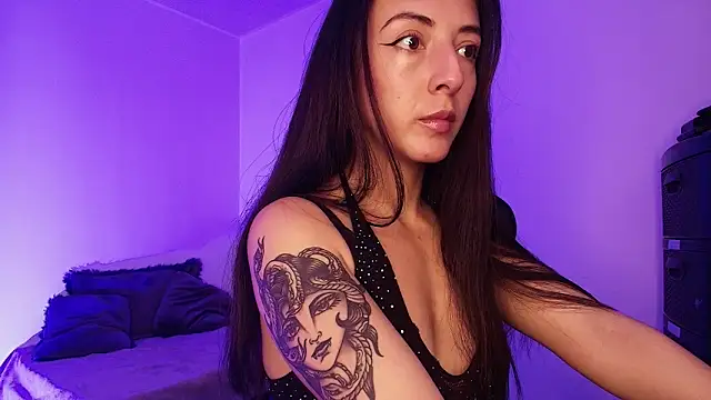 Nicolwhitee online show from March 20, 12:10 pm