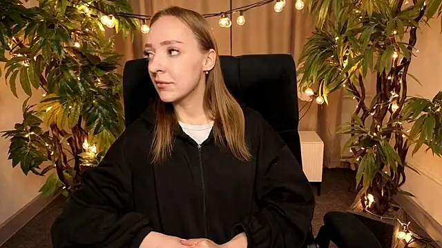 GertrudeWilson online show from March 23, 8:53 am