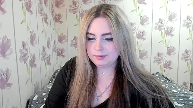 Agathameoww online show from June 10, 10:30 pm
