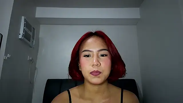 misscutee online show from May 1, 1:25 pm