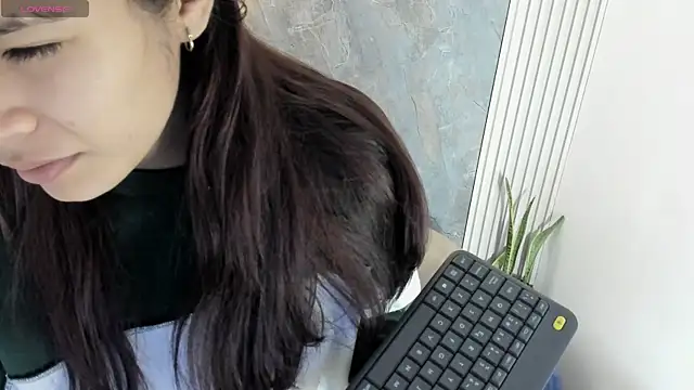 alina sauvage online show from June 9, 1:54 pm