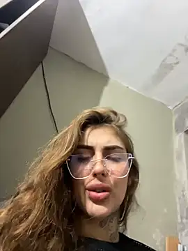 miiabellovic online show from June 7, 12:17 am