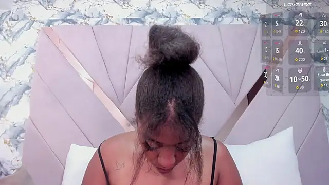 mia rouxx1 online show from May 6, 8:07 am