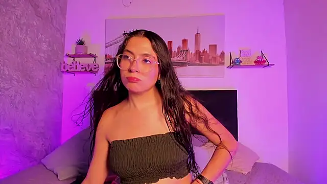 SofiaLujan  online show from May 4, 11:51 pm