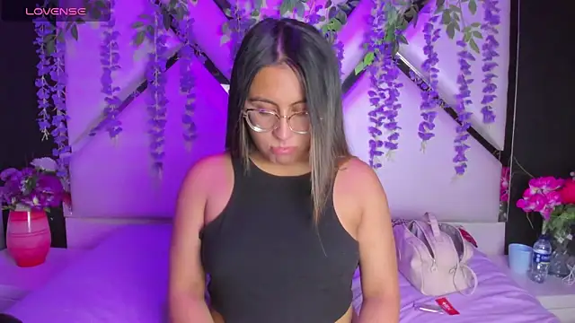 Freyaa Millerr online show from March 26, 2:58 am