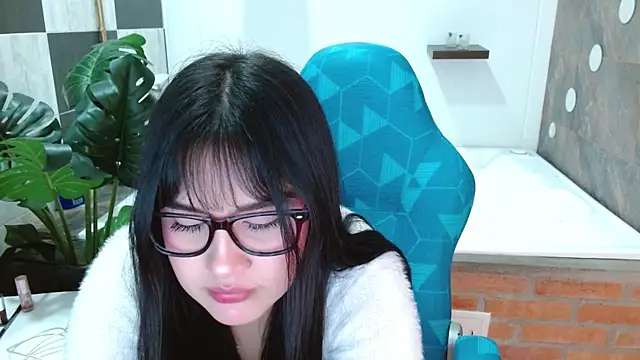 Sofiia Vega  online show from March 23, 1:06 pm