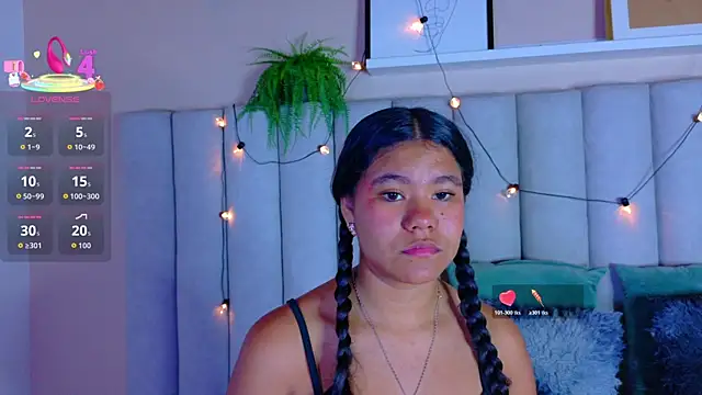 AhslyEvans   online show from July 22, 8:10 pm