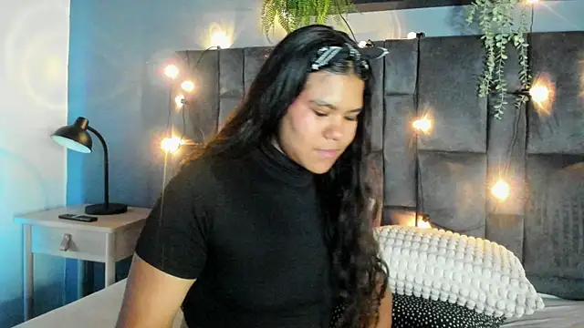AhslyEvans   online show from July 10, 8:53 pm