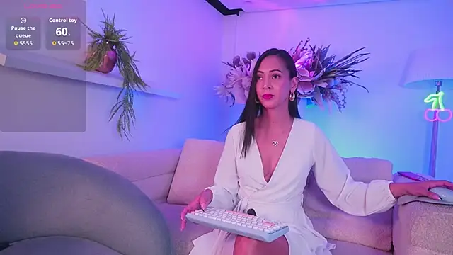Mia patrick1 online show from April 24, 11:35 am