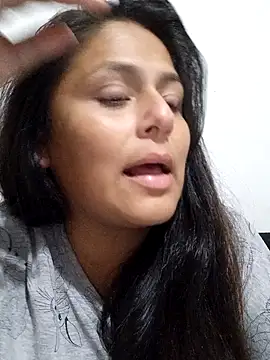 sweetbabe694 online show from May 3, 5:33 am
