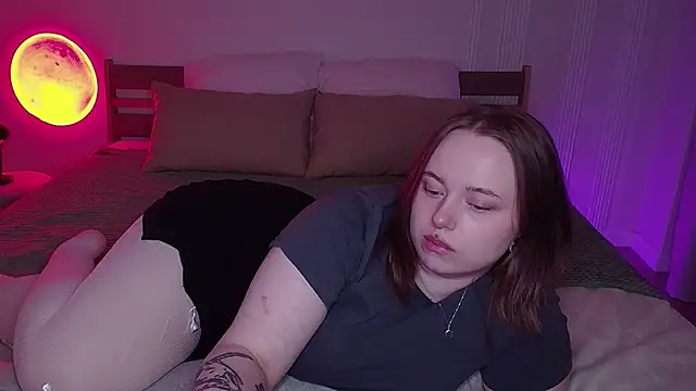 SelenaLily online show from April 29, 6:24 pm
