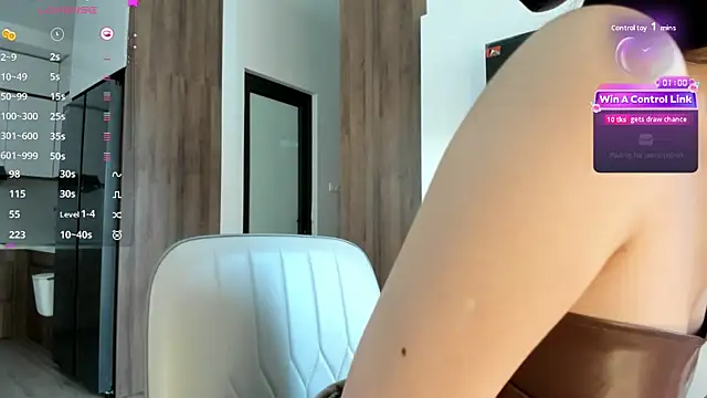purrjennie online show from April 23, 1:57 am