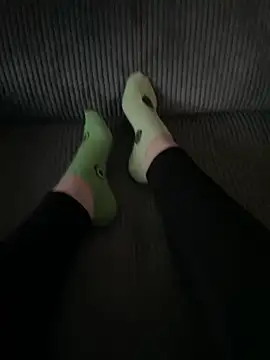 LilouPieds online show from June 16, 7:59 pm