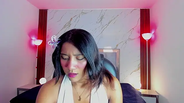 EsperanzaMora online show from May 11, 12:07 pm