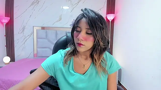 EsperanzaMora online show from April 21, 11:50 am