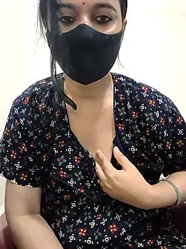 HeartlessGirl online show from May 6, 3:38 pm