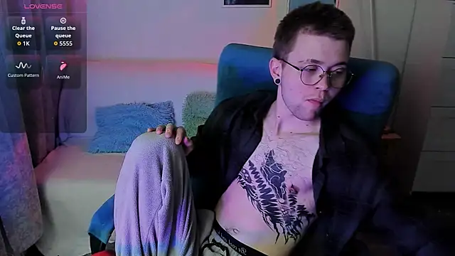 Thomas Norton online show from May 6, 8:35 pm