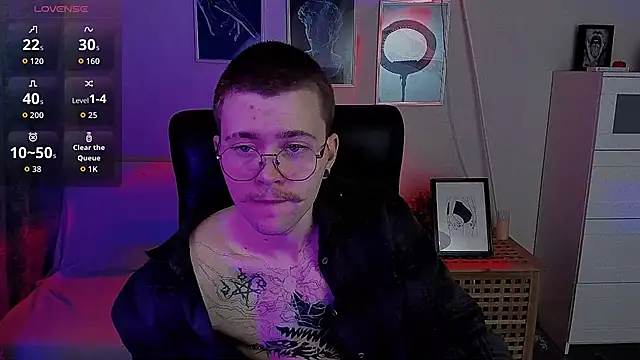 Thomas Norton online show from April 22, 8:28 pm