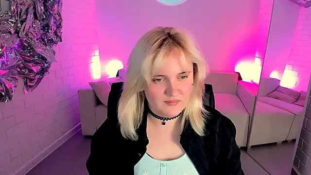 KathyBriggs online show from June 17, 9:43 am