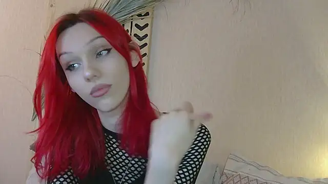 Kirana Hayes online show from April 21, 1:18 pm