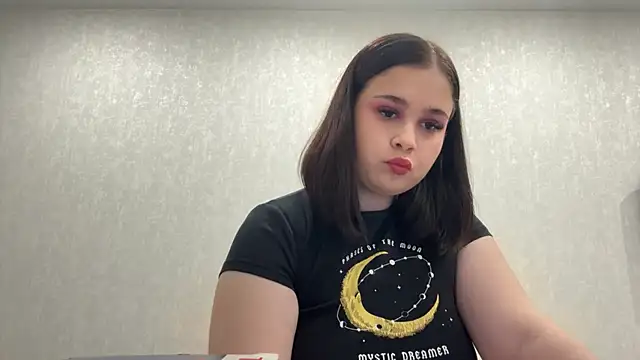 Melissa Charm  online show from April 3, 1:31 pm