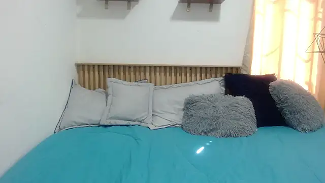 Violet 2003 online show from May 8, 2:31 pm