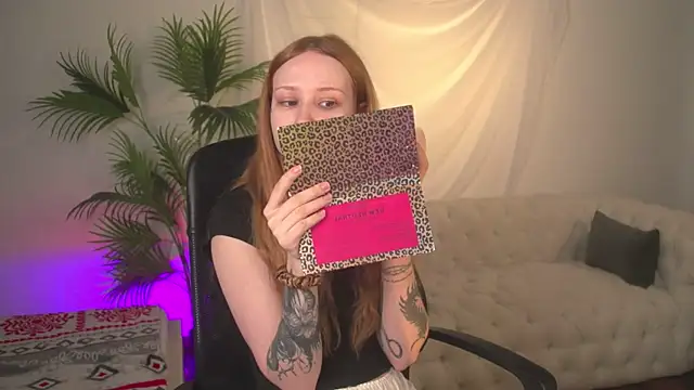 zoeforrd online show from May 7, 5:01 am