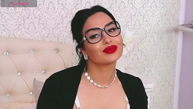 SophiaIbarra online show from April 29, 5:51 pm