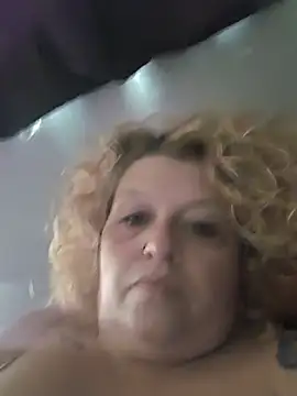 HotMomof2502 online show from May 30, 8:16 pm