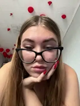 MissAuroraX online show from April 26, 12:25 pm