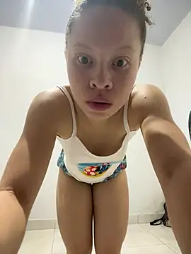 jhully hot online show from April 28, 10:19 am