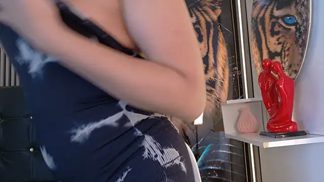  Carolyn online show from June 9, 4:01 am