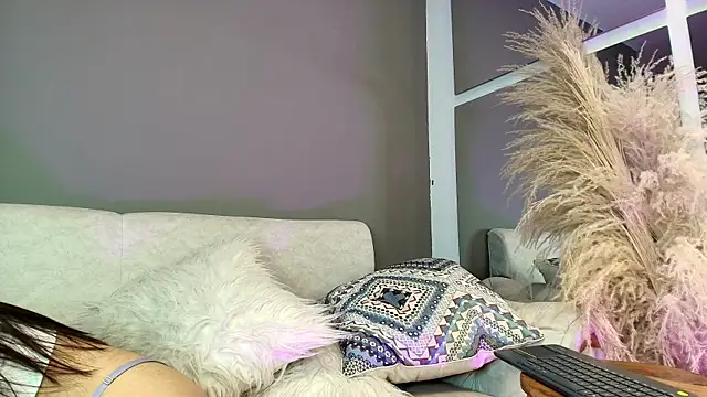 Zoee 8 online show from June 25, 4:08 pm