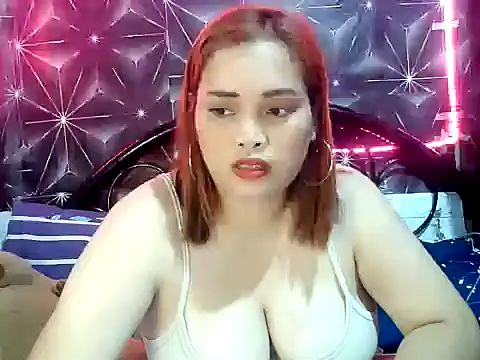 Hugeboobies69 online show from June 27, 4:24 pm