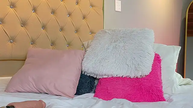 CandyRose   online show from May 13, 4:18 am