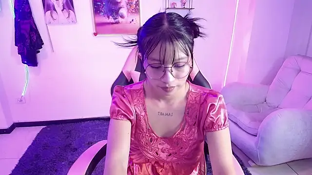 Kittytokio online show from May 5, 9:07 pm