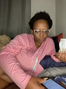 BoobsQueeen online show from July 22, 4:13 am