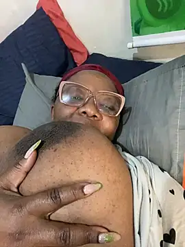 BoobsQueeen online show from July 24, 6:11 am