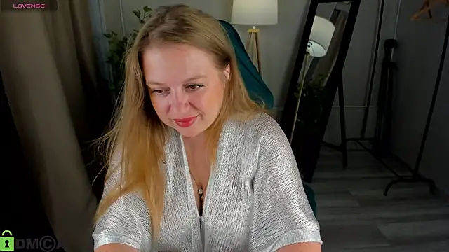 CleoXotie online show from July 30, 9:32 am