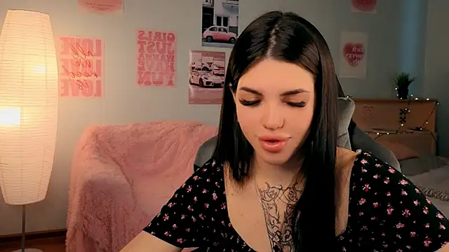 molly rettyy online show from April 29, 4:16 am