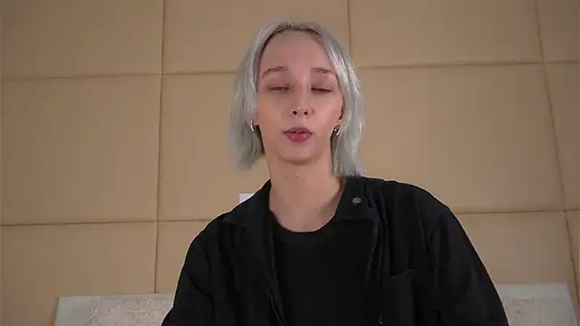 TeshaDurrell online show from May 6, 1:15 pm