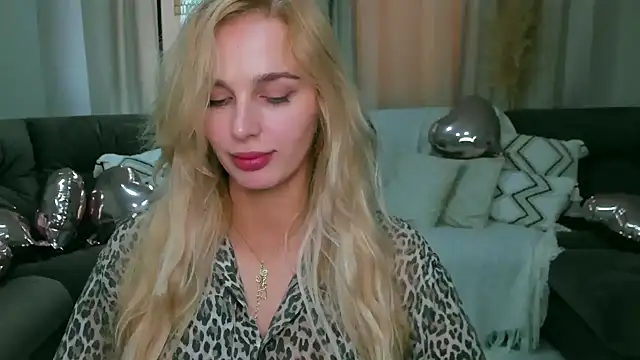 blonde  flirt online show from April 1, 5:08 am