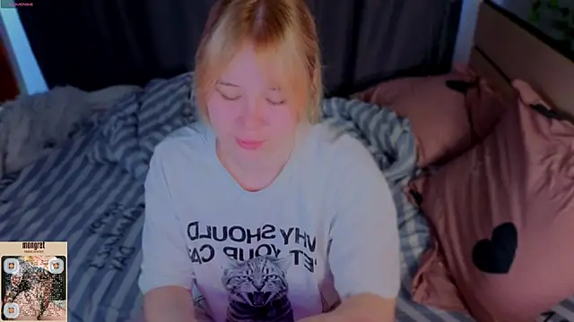 unburnedgirl online show from May 16, 1:52 am
